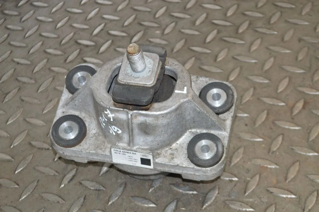 Dzinēja spilvens – Land Rover Range Rover Sport L494 (2013-)