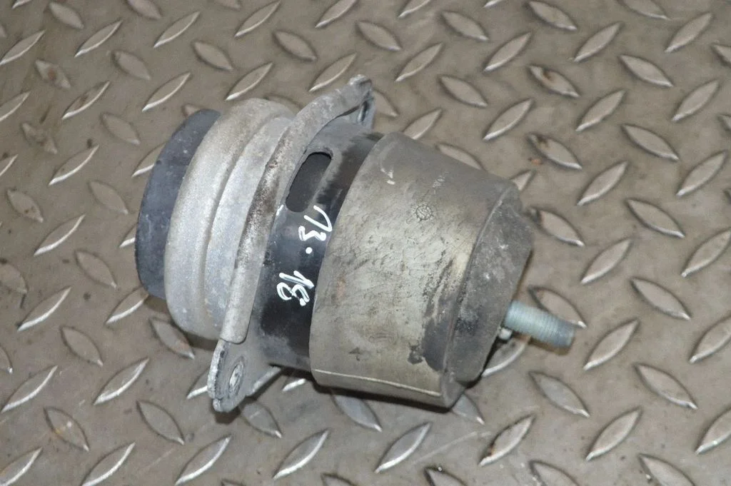 Dzinēja spilvens 7L5199131A