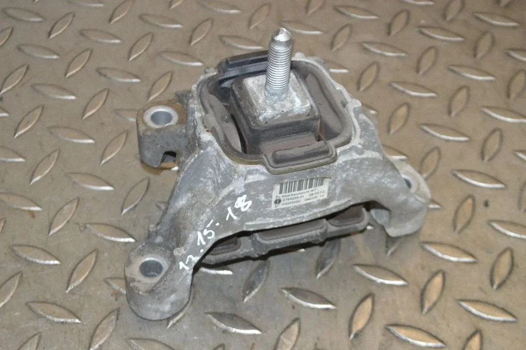 Dzinēja spilvens 6784355