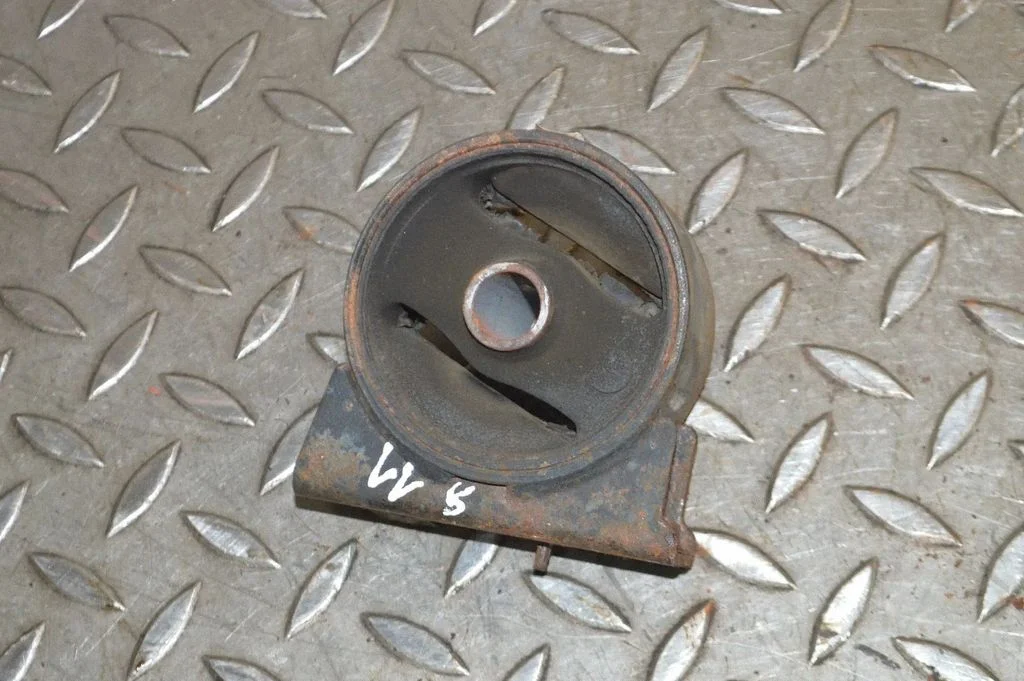 Engine mount bracket 494AD