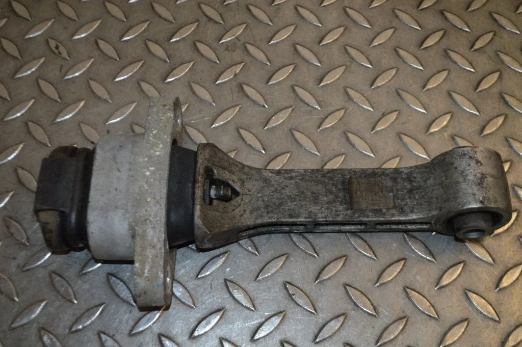 Dzinēja spilvens – Hyundai Tucson TL (2015-)