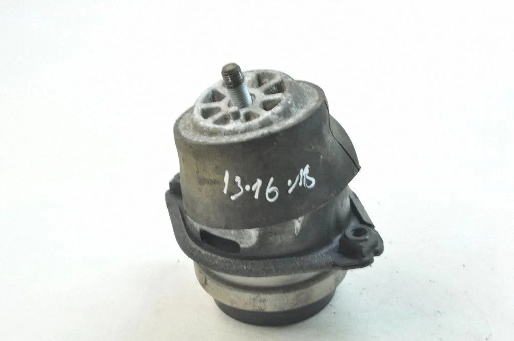 Dzinēja spilvens 94837505001