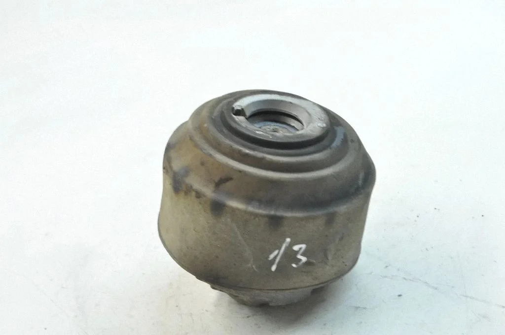 Dzinēja spilvens – labā