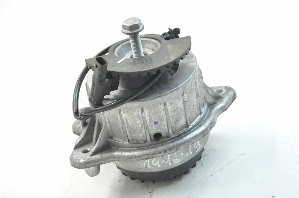 Engine mount bracket A2224707617
