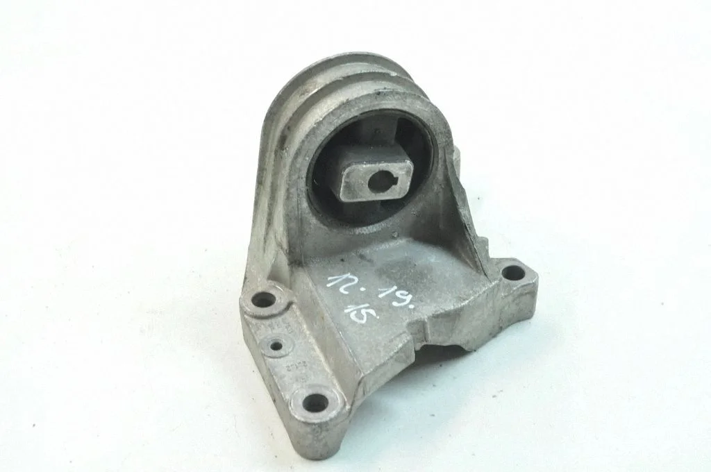 Engine mount bracket – Volvo XC90 (2007-2014)