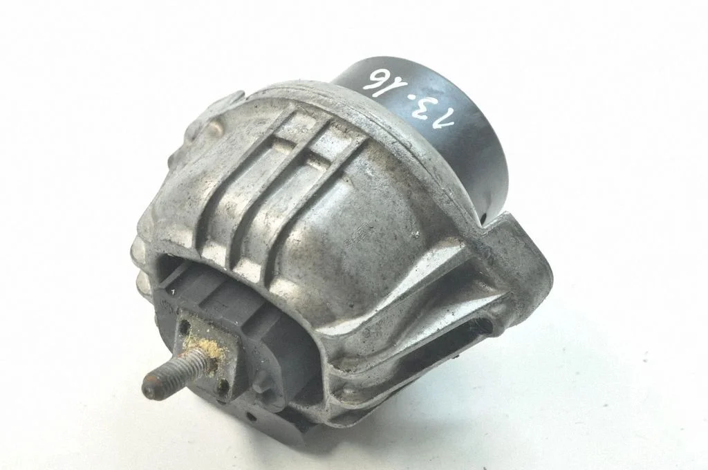 Engine mount bracket – left
