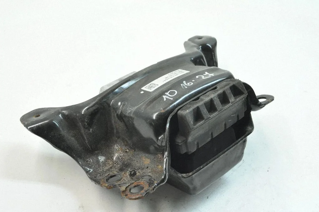 Dzinēja spilvens – Audi A3 S3 8V (2013-2019)