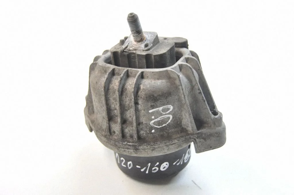 Engine mount bracket – right