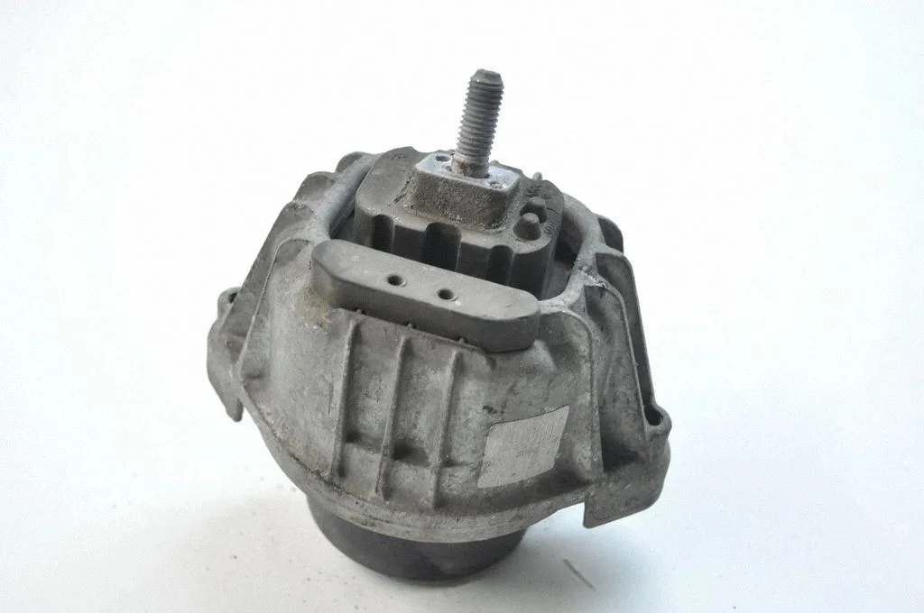 Engine mount bracket – left