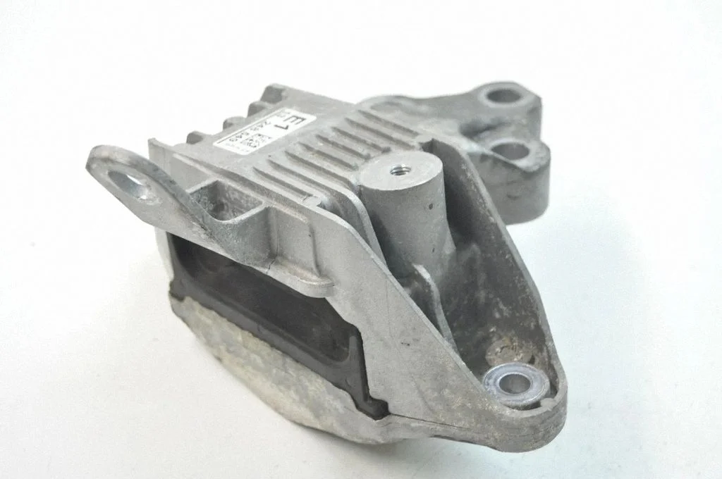 Engine mount bracket 13248549 – Opel Cascada (2013-)
