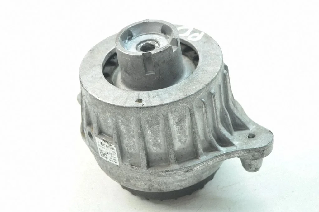 Engine mount bracket A2132400600