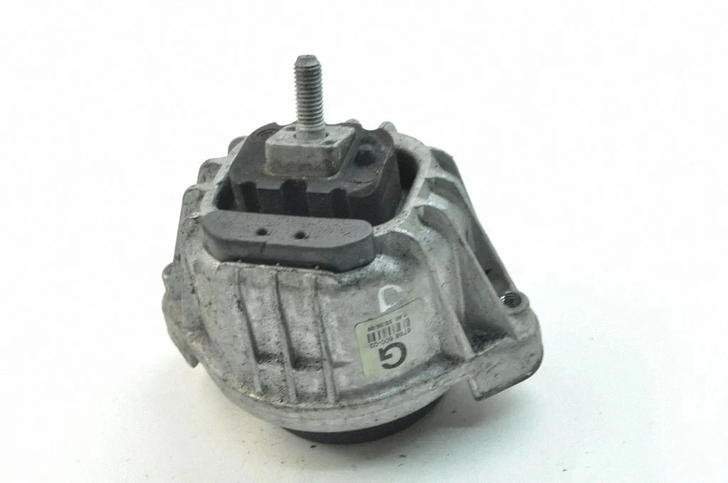 Dzinēja spilvens – BMW 1. sērija E81 E87 (2004-2011)