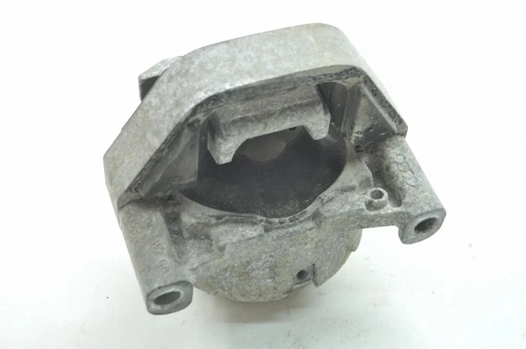 Dzinēja spilvens – labā