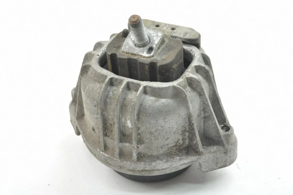 Dzinēja spilvens 6768852