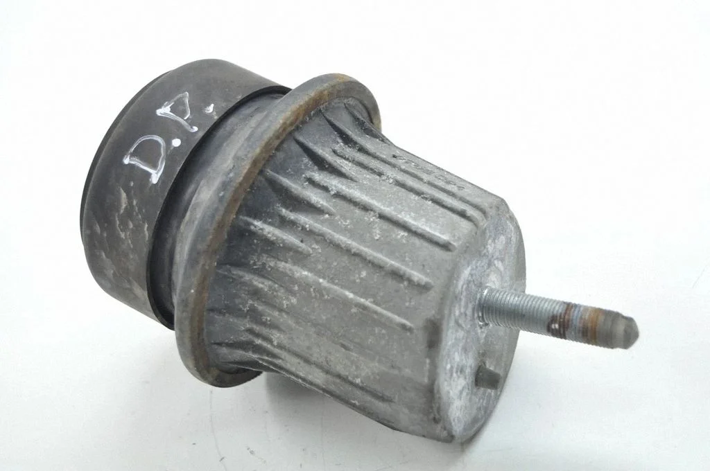Dzinēja spilvens – labā