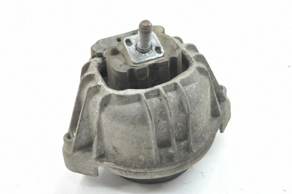 Dzinēja spilvens – BMW 3. sērija E92 E93 (2005-2014)