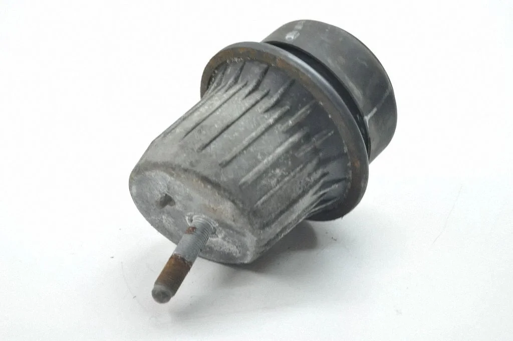 Engine mount bracket – left