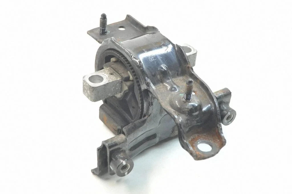Engine mount bracket – left