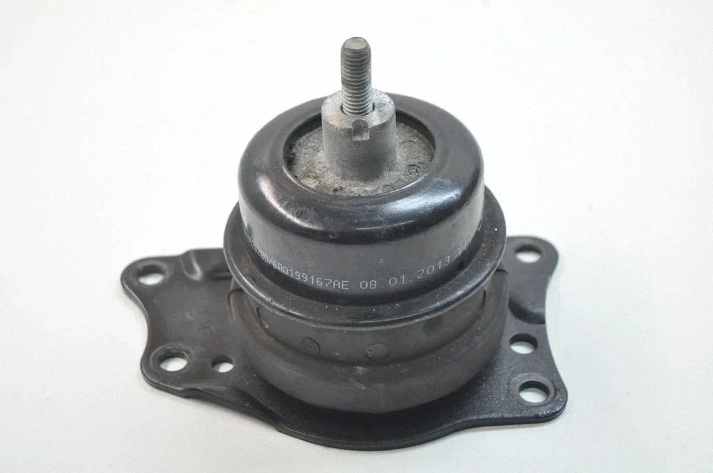 Engine mount bracket 6R0199167AE