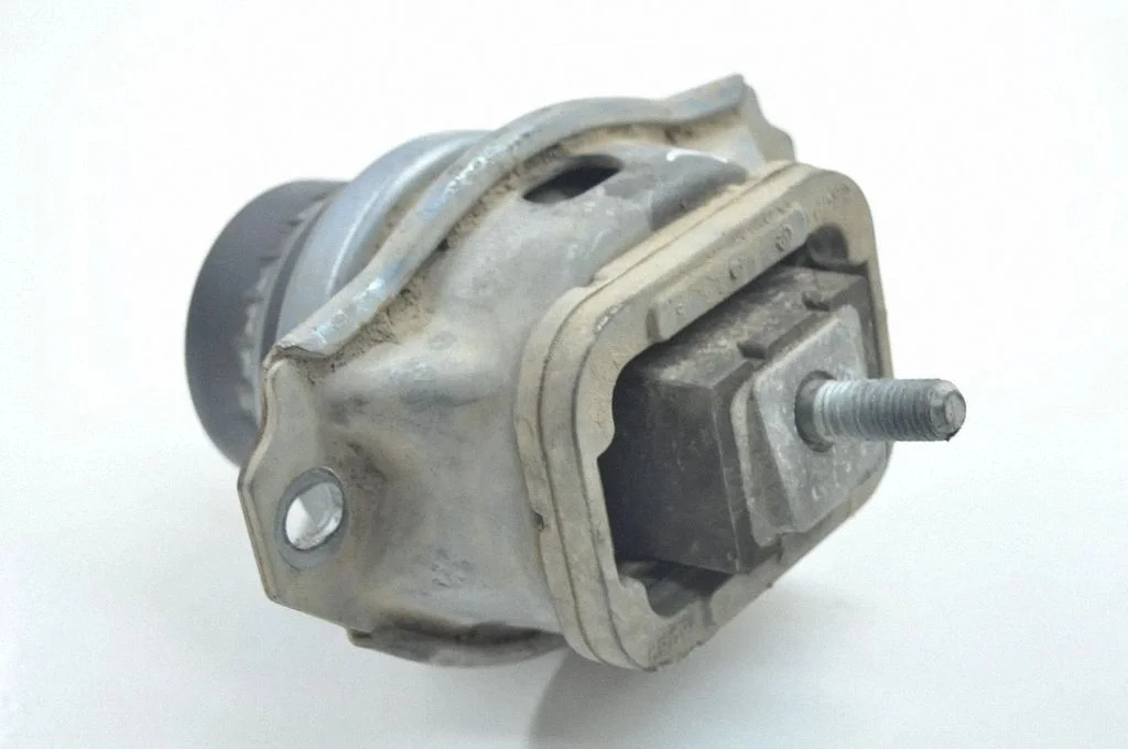 Dzinēja spilvens – Land Rover Range Rover Sport L320 (2005-2013)