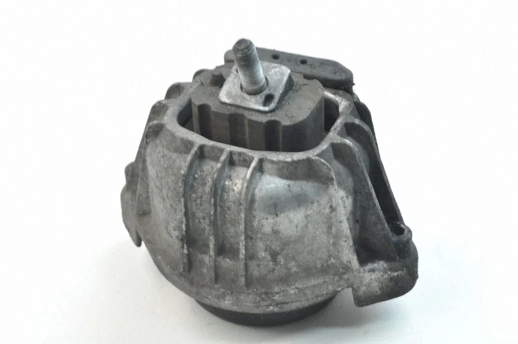 Engine mount bracket – right