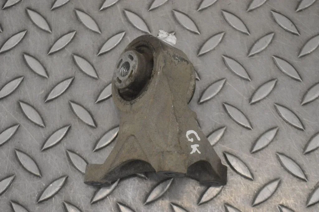Engine mount bracket 11451