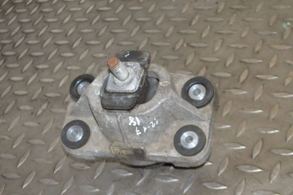 Dzinēja spilvens – Land Rover Range Rover Sport L494 (2013-)
