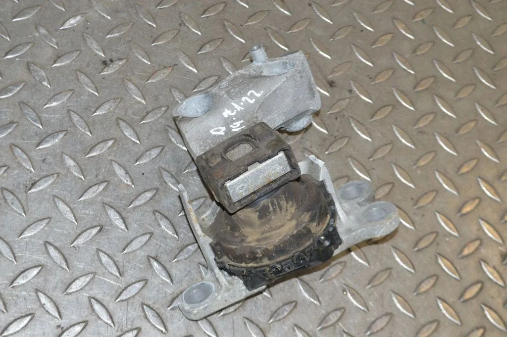 Engine mount bracket – right