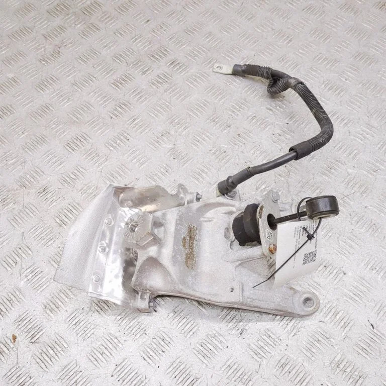 Mootori kinnituskronstein 4M0199308BQ – Audi A6 C7 (2011-)