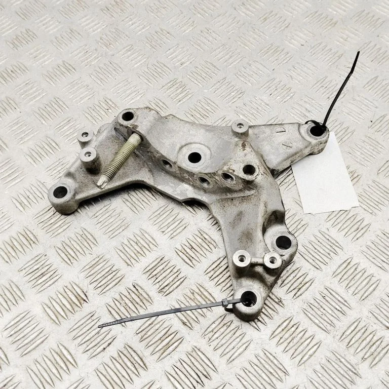 Mootori kinnituskronstein GK2Q6050AA