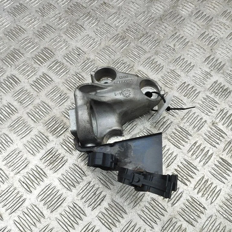 Engine mounting bracket 000552721780