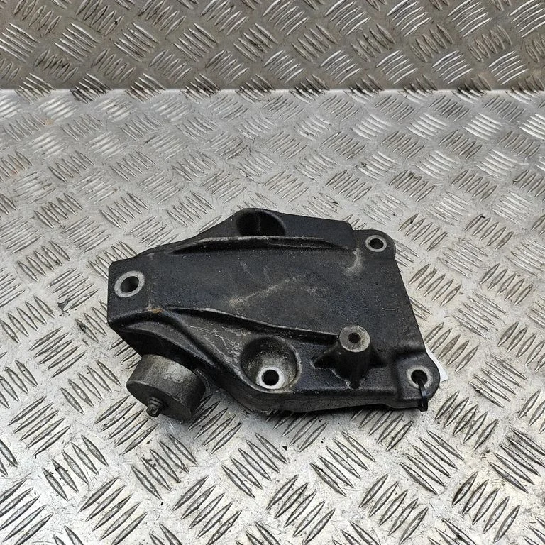 Wspornik silnika – BMW Seria 5 F10 F11 (2009-2016)