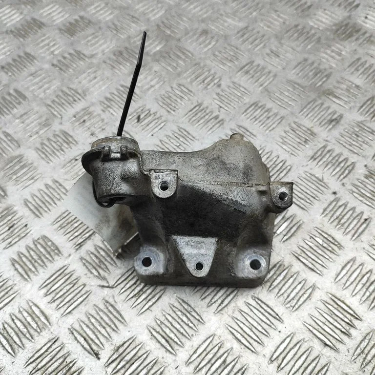 Engine mounting bracket – Mercedes-Benz GLE-Class AMG (W166 - C292) (2015-2019)