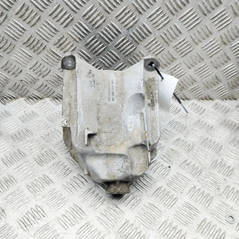 Dzinēja stiprinājuma kronšteins 4M0199307BM