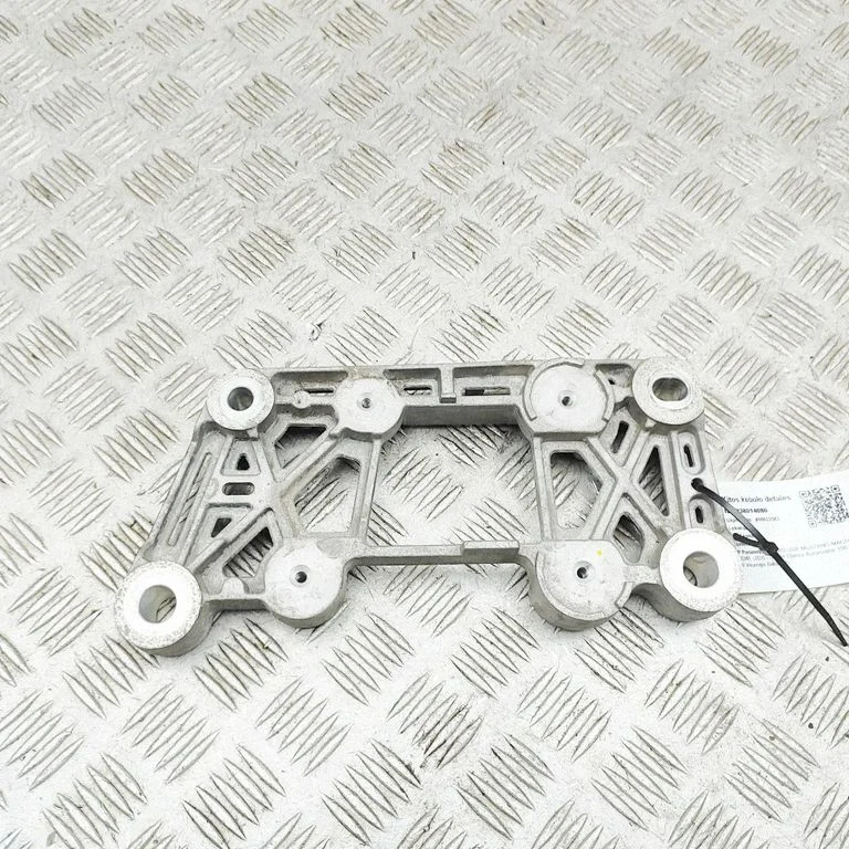 Engine mounting bracket LJ986A999AD