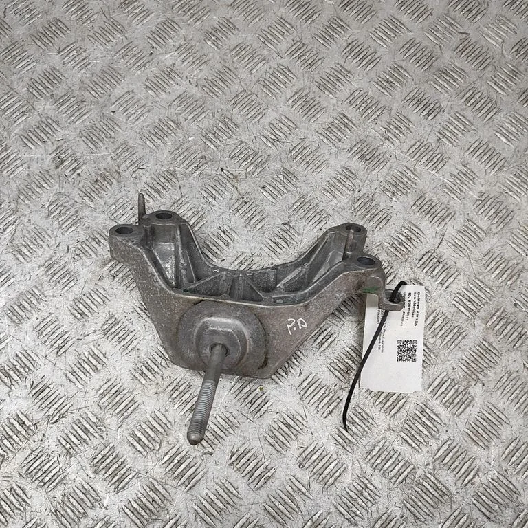 Mootori kinnituskronstein SU001B6032