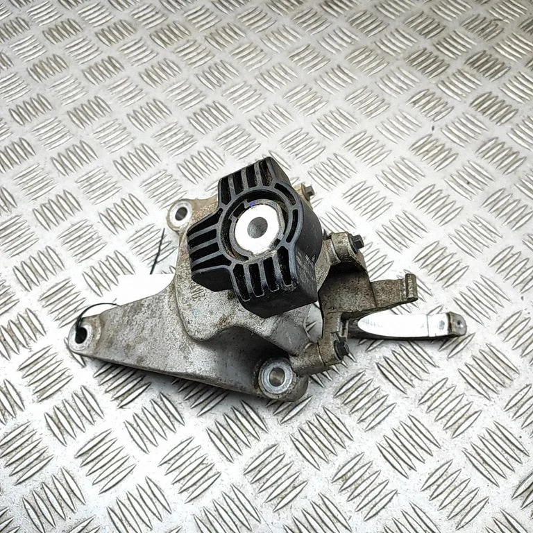 Wspornik silnika 32380056