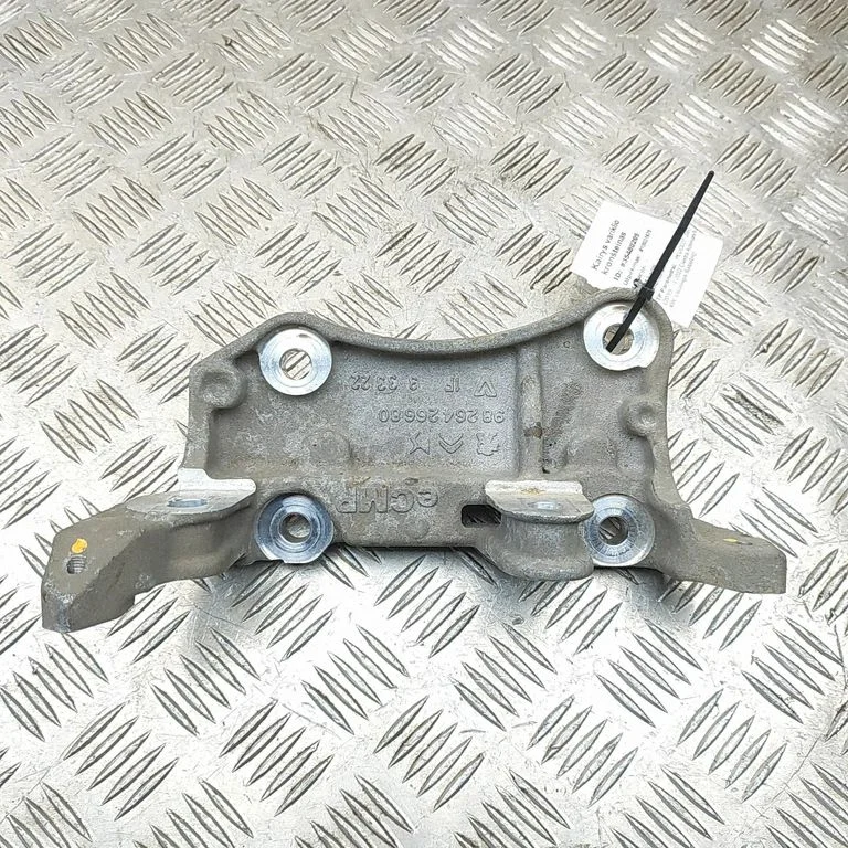 Engine mounting bracket 9826426680