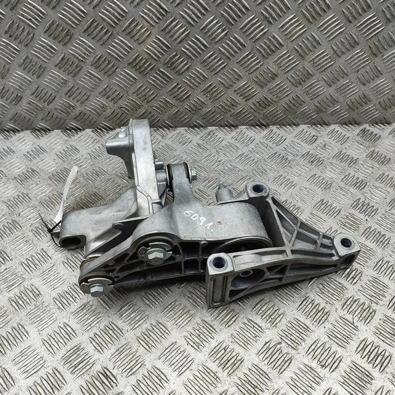 Engine mounting bracket 95C599361A