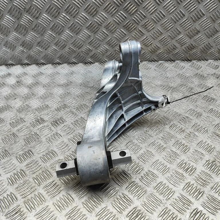 Engine mounting bracket 95C199201A