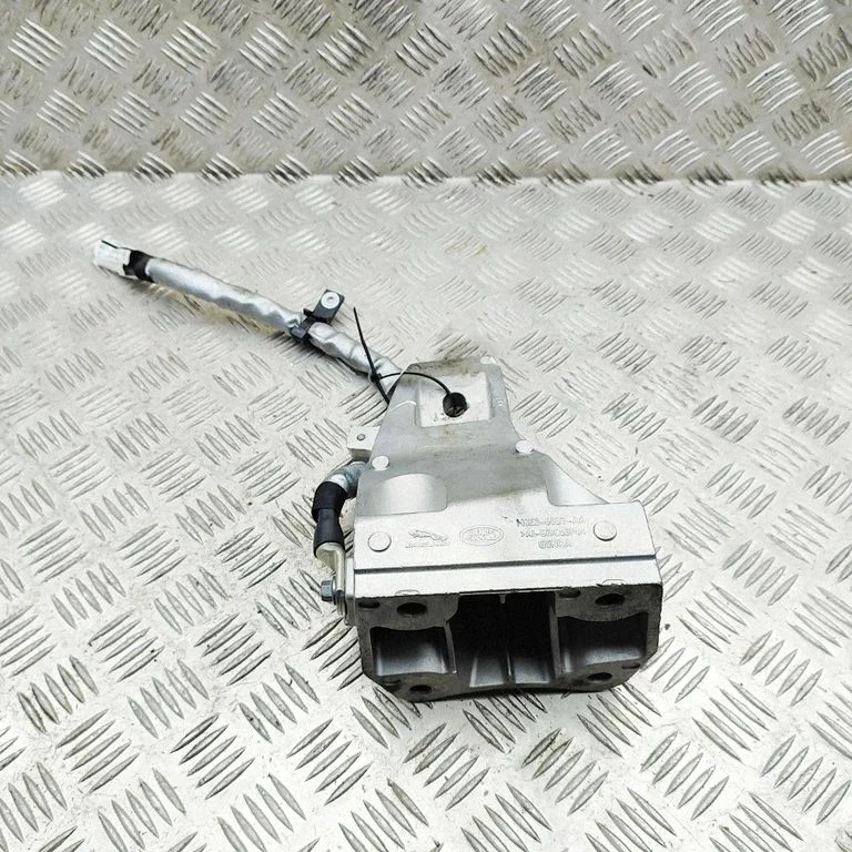 Mootori kinnituskronstein M8E26037AA