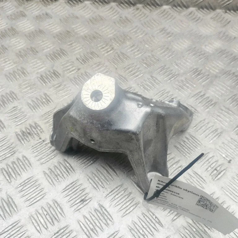 Mootori kinnituskronstein 8B3199307A