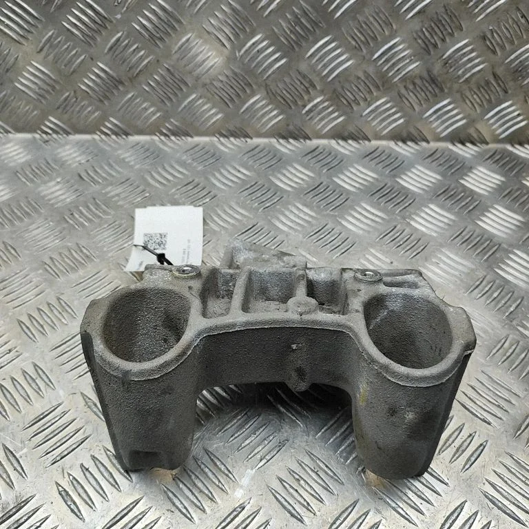 Dzinēja stiprinājuma kronšteins – Peugeot 2008 II (2019-)