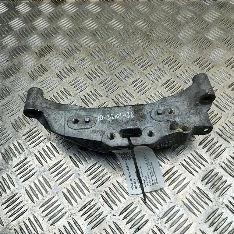 Engine mounting bracket 9854066580
