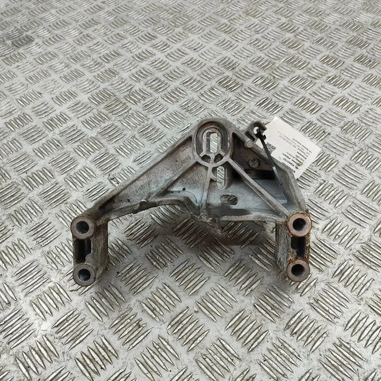Mootori kinnituskronstein – Mini One - Cooper R50 - 53 (2001-2006)