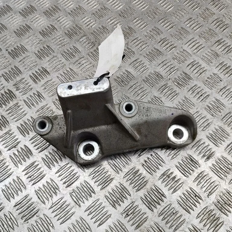 Engine mounting bracket 31686306