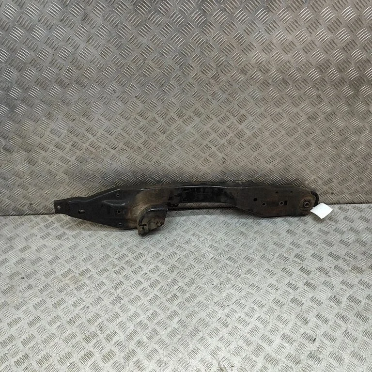 Engine mounting bracket 68091433AE