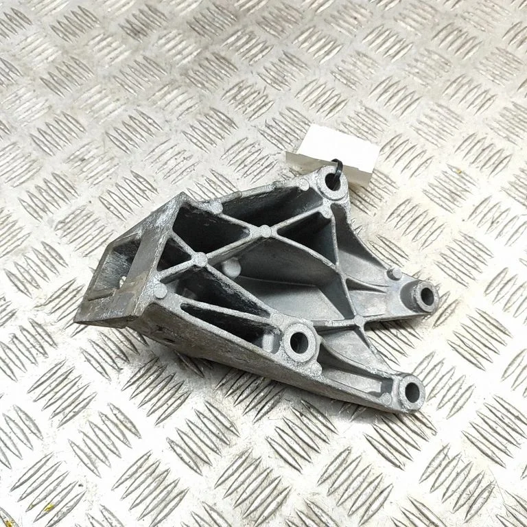 Engine mounting bracket – BMW 3 Series G20 G21 (2019-)