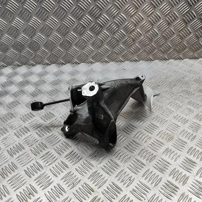 Engine mounting bracket 80A199307C