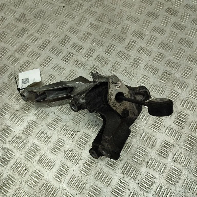Engine mounting bracket 4M0199307AD